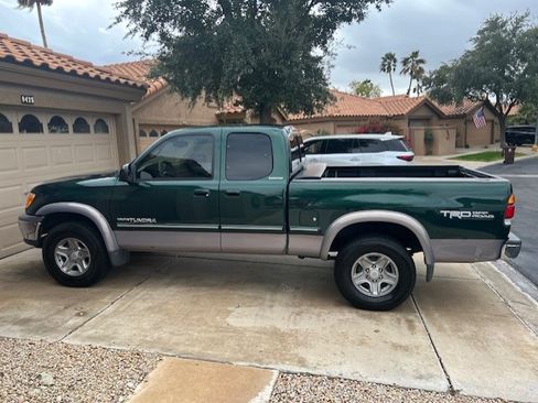 Used 2002 Toyota Tundra Limited image 1