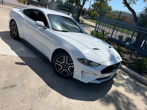 Used 2019 Ford Mustang GT image 5