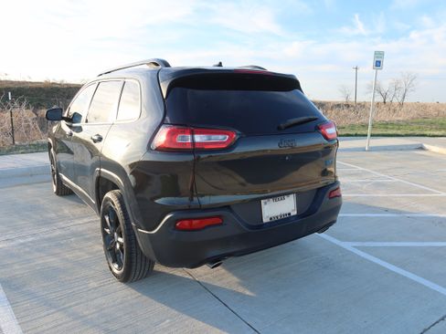 Used 2014 Jeep Cherokee Latitude image 19