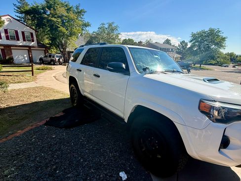 Used 2021 Toyota 4Runner Venture w/ Moonroof Package AWD/4WD image 26