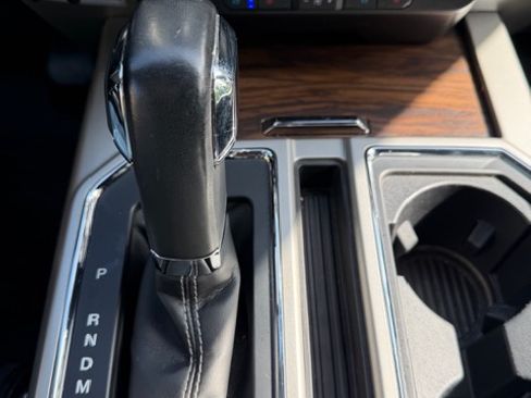 Used 2020 Ford F150 Lariat RWD image 5