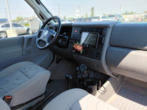 Used 2001 Volkswagen Eurovan image 8