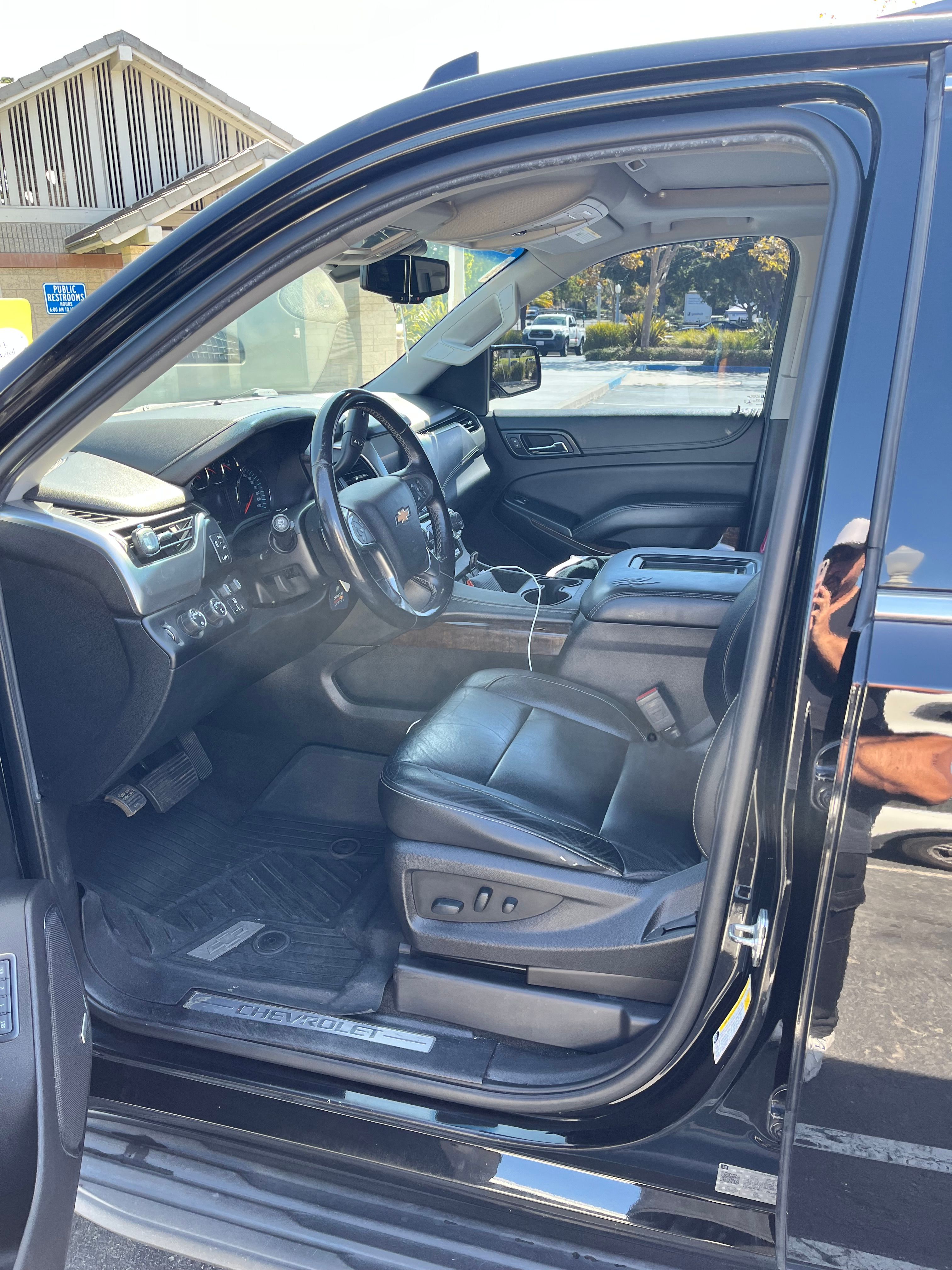 Used 2018 Chevrolet Suburban LT AWD/4WD image 2
