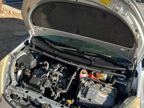 Used 2013 Toyota Prius C Three image 4