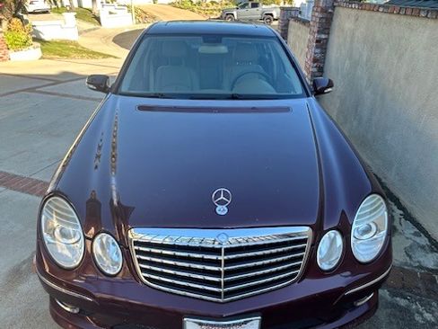 Used 2009 Mercedes-Benz E 350 Sedan image 4