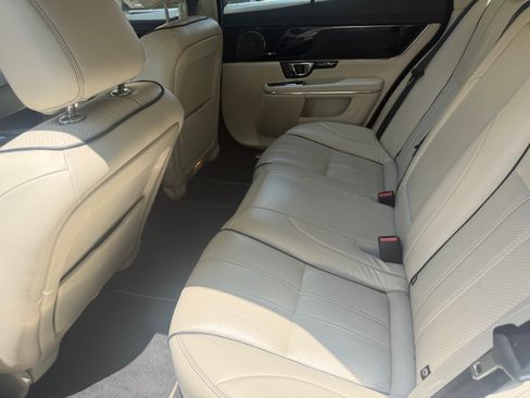 Used 2014 Jaguar XJ L Portfolio AWD/4WD image 8