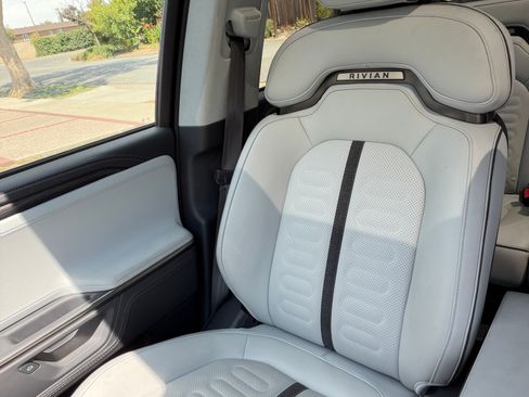 Used 2025 Rivian R1S Adventure AWD/4WD image 6