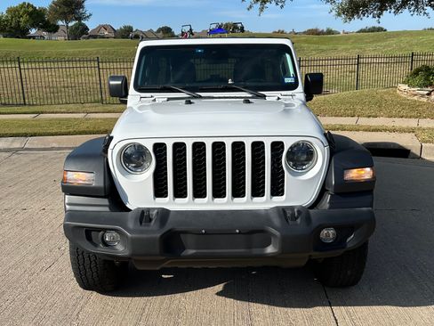 Used 2024 Jeep Wrangler Unlimited Sport image 2