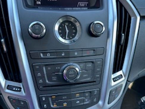 Used 2012 Cadillac SRX Luxury image 12