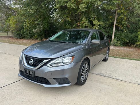 Used 2016 Nissan Sentra S image 1