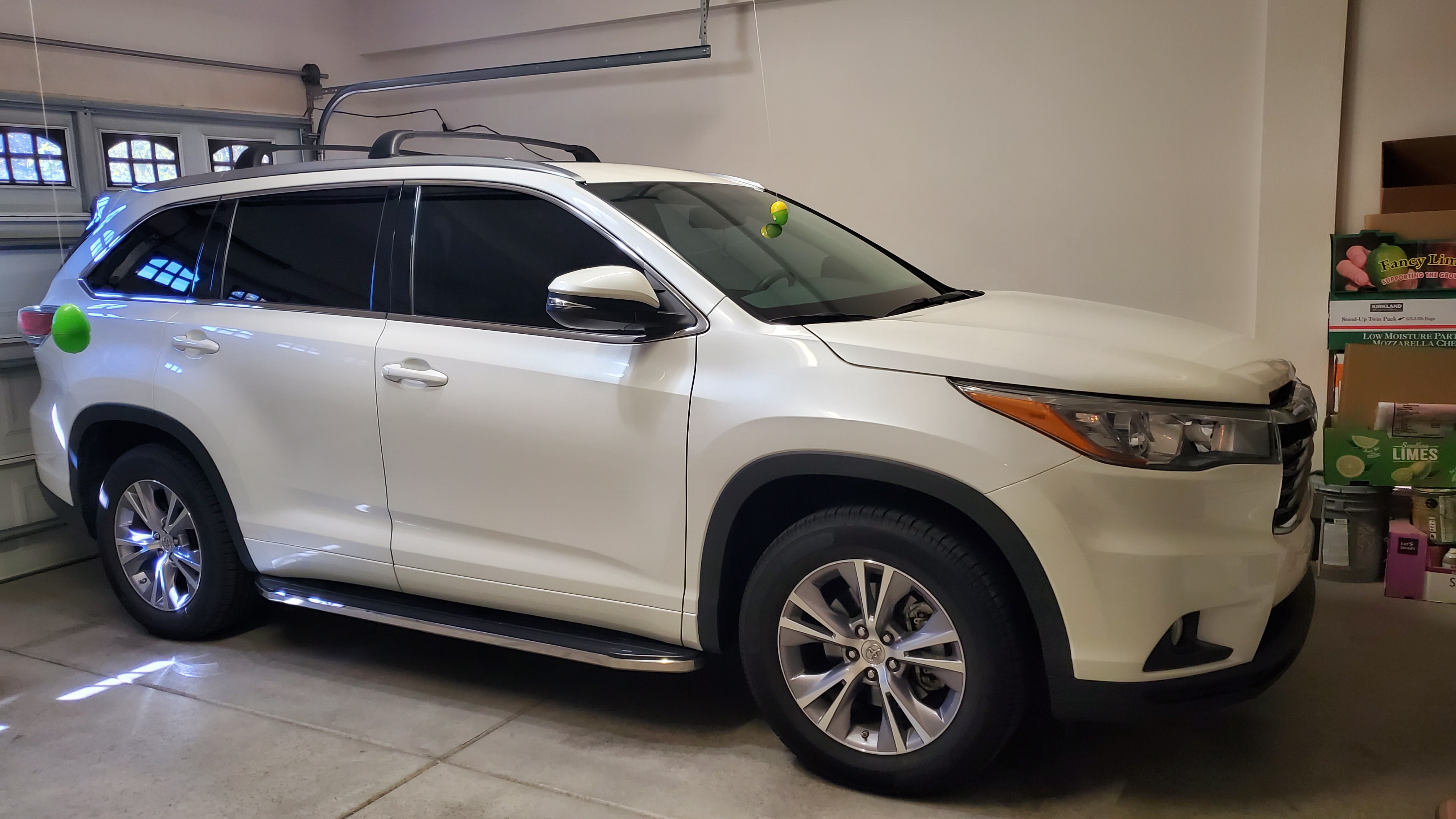 Used 2015 Toyota Highlander XLE FWD image 2