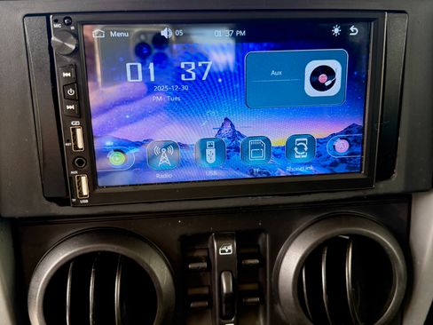 Used 2010 Jeep Wrangler Unlimited Sport image 5