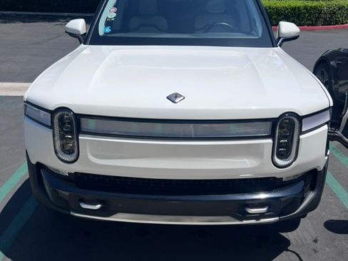 Used 2022 Rivian R1T Adventure AWD/4WD image 1