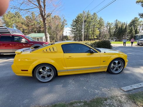 Used 2005 Ford Mustang GT Premium RWD image 4