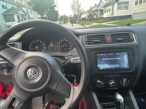 Used 2012 Volkswagen Jetta SE FWD image 9
