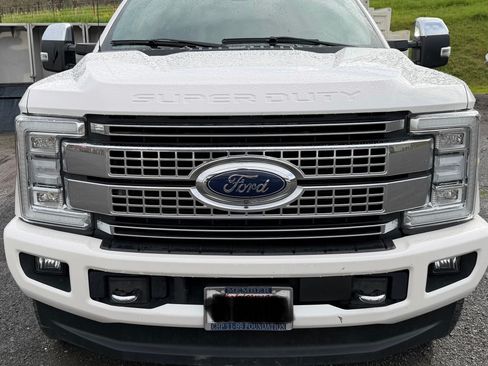 Used 2018 Ford F250 Platinum w/ Platinum Ultimate Package image 2