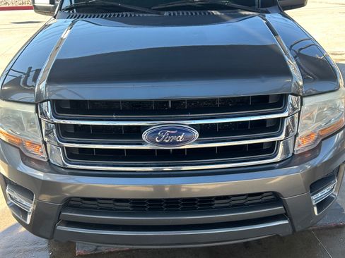 Used 2015 Ford Expedition EL XLT image 10