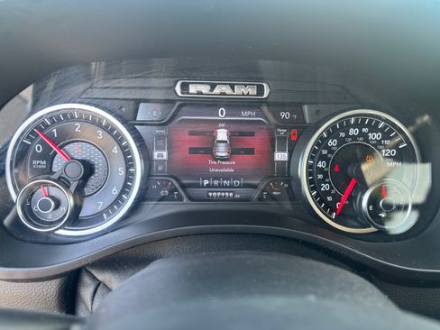 Used 2019 RAM 1500 Laramie AWD/4WD image 17