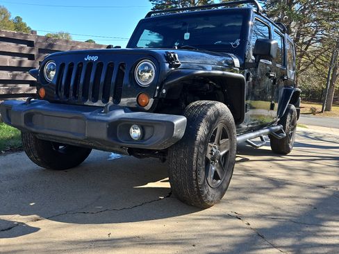 Used 2008 Jeep Wrangler Unlimited Sahara w/ Dual Top Group image 1