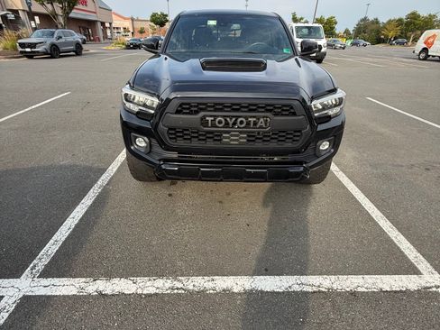 Used 2023 Toyota Tacoma TRD Sport AWD/4WD image 4
