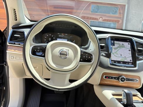 Used 2022 Volvo XC90 T8 Inscription Expression w/ Advanced Package AWD/4WD image 16