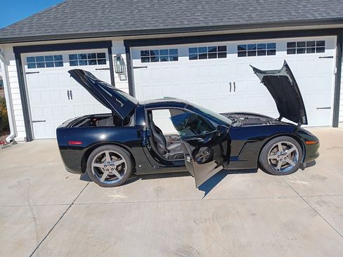 Used 2007 Chevrolet Corvette Coupe image 6