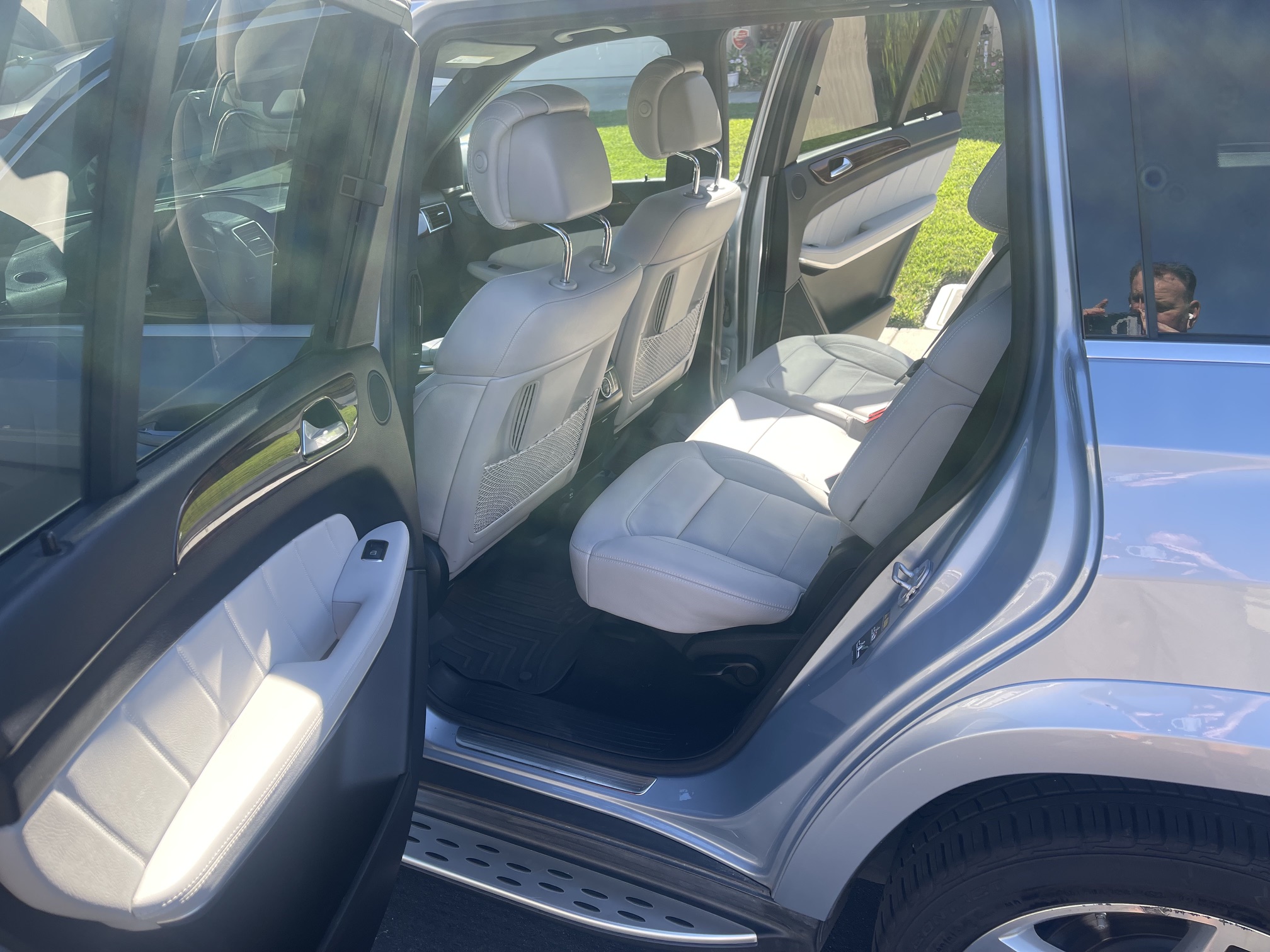 Used 2015 Mercedes-Benz GL 550 4MATIC image 12