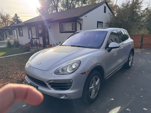 Used 2013 Porsche Cayenne S image 10