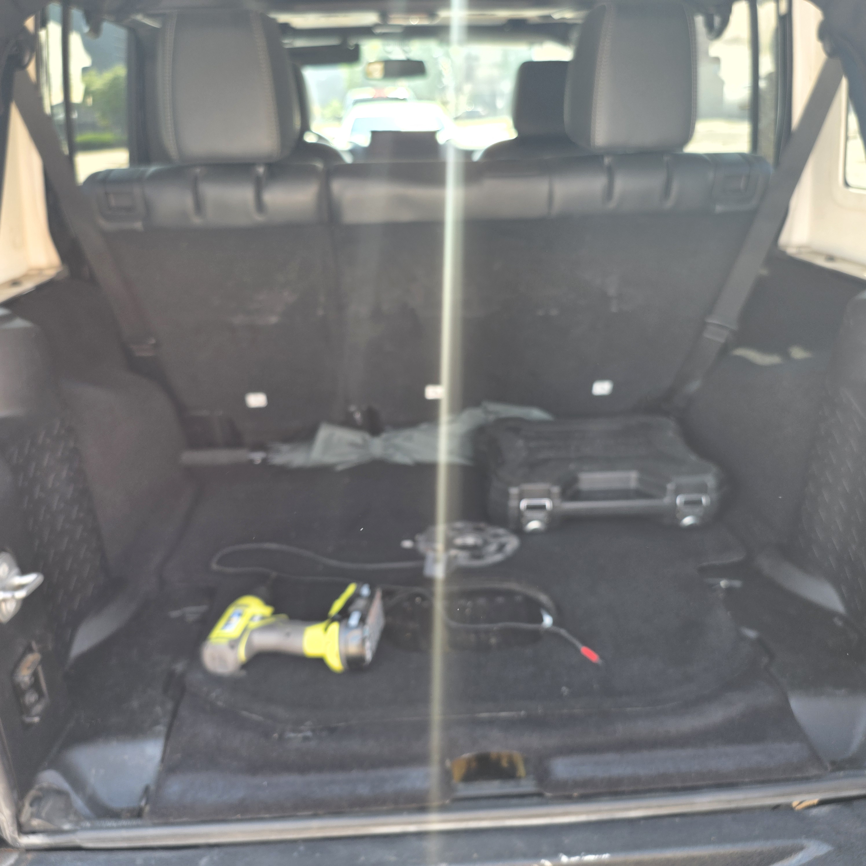Used 2015 Jeep Wrangler Unlimited Sahara AWD/4WD image 10