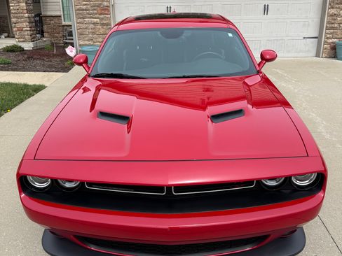 Used 2016 Dodge Challenger R/T Scat Pack w/ Leather Interior Group RWD image 10
