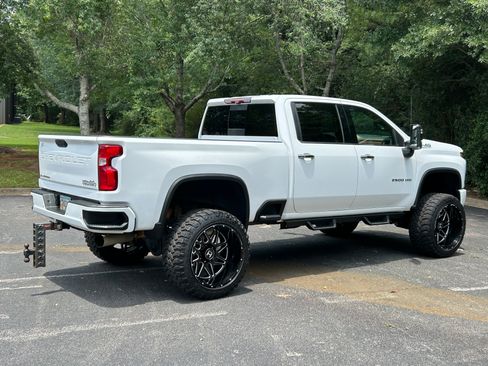 Used 2020 Chevrolet Silverado 2500 High Country w/ Z71 Off-Road Package AWD/4WD image 4
