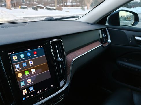 Used 2023 Volvo S60 T8 Plus image 17