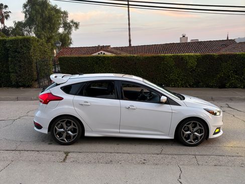 Used 2015 Ford Focus ST w/ Equipment Group 402A image 2