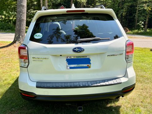 Used 2018 Subaru Forester 2.5i Premium w/ All-Weather Package AWD/4WD image 6