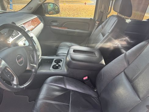 Used 2007 GMC Yukon SLT w/ SLT Preferred Equipment Group image 13