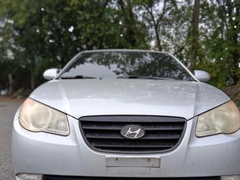 Used 2009 Hyundai Elantra SE image 2