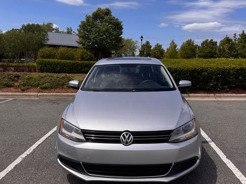 Used 2014 Volkswagen Jetta SE FWD image 4