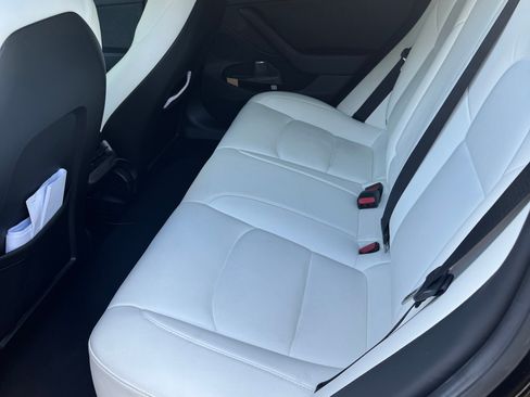 Used 2022 Tesla Model 3 Long Range image 8