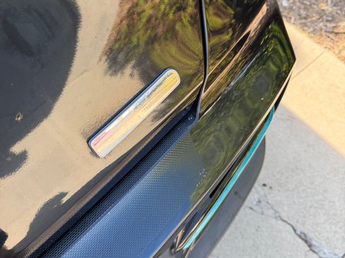 Used 2022 Kia Niro EX FWD image 18