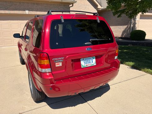 Used 2005 Ford Escape Limited AWD/4WD image 4