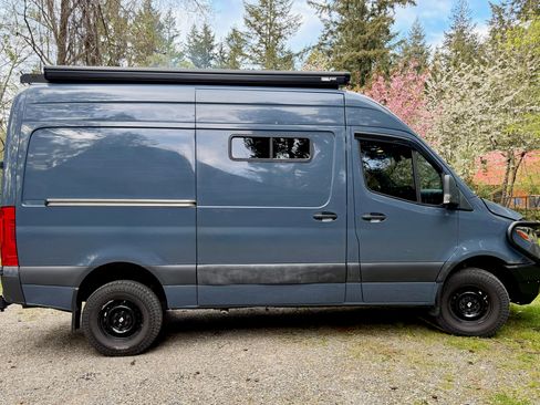 Used 2019 Mercedes-Benz Sprinter 144 image 28