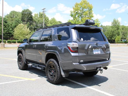 Used 2020 Toyota 4Runner SR5 Premium w/ Moonroof Package AWD/4WD image 4