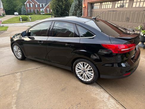 Used 2018 Ford Focus Titanium FWD image 6