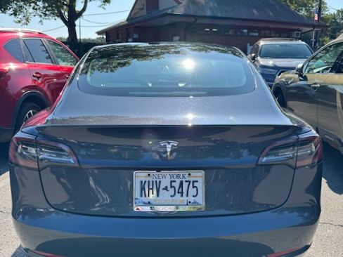Used 2021 Tesla Model 3 Standard Range Plus image 4