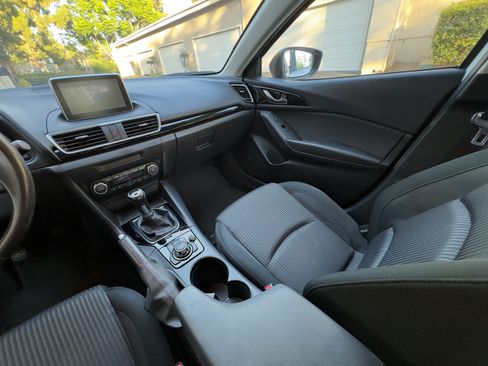 Used 2016 MAZDA MAZDA3 i Touring w/ Popular Equipment Package FWD image 28