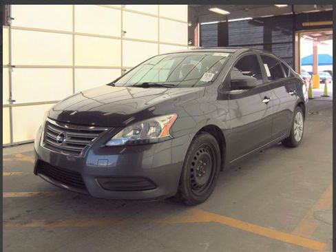 Used 2014 Nissan Sentra S FWD image 1