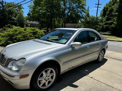 Used 2002 Mercedes-Benz C 240 Sedan image 5