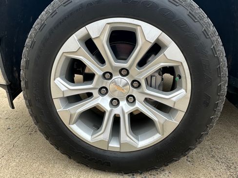 Used 2023 Chevrolet Silverado 1500 LTZ image 8