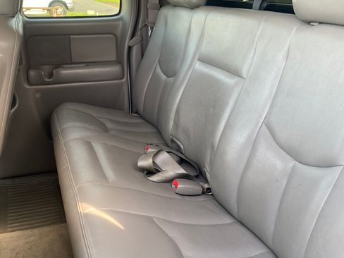 Used 2004 GMC Sierra 1500 SLT w/ Light Duty Power Package AWD/4WD image 10