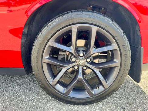 Used 2020 Dodge Challenger SXT w/ Blacktop Package image 13